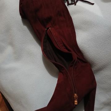 ČIZME br.39-visoke -bordo
