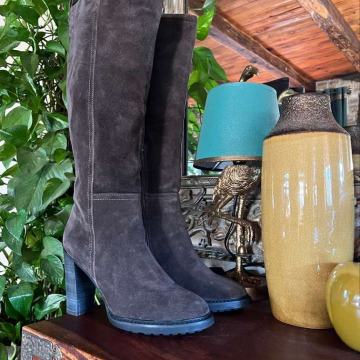 Čizme od brušene kože marke Alma en Pena, veličina 38