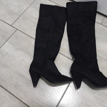 Čizme crne br.38