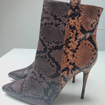 Čizme gležnjerice 41 novo