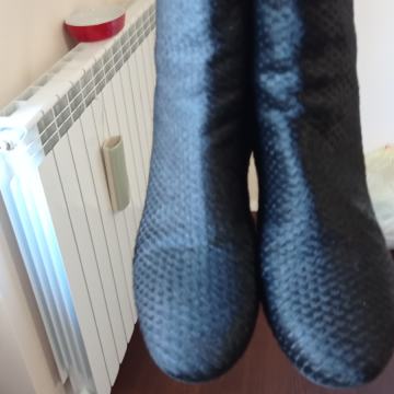 Krznene čizme, br. 41