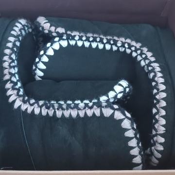 Čizme Mou, br. 39, nove, kutija, crne.