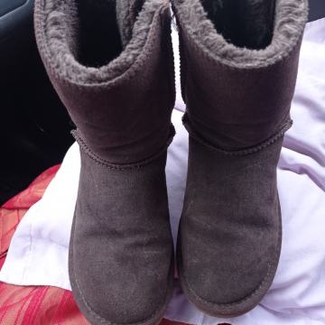 ČIZME - koža-vuna futar br.38-39-UGG