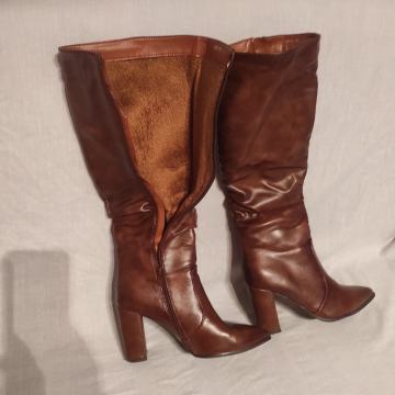 čizme smeđe br.39