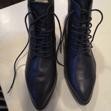 NOVE CIZME  TAMNO PLAVE  br. 42