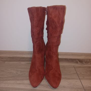 Čizme visoke br.38