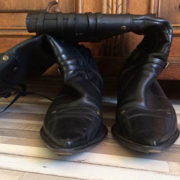 Čizme visoke na špic kožne vel 40