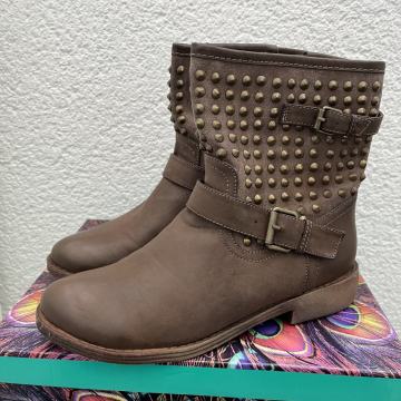 Čizme vl. 40 / RASPRODAJA