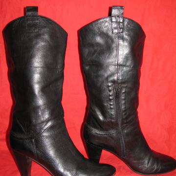 Čizme ž. Broj-40, koža-crne. ULTRA