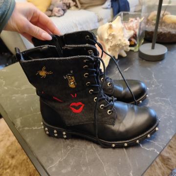 čizme ženske  razne