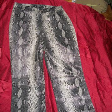 HLAČE+SUKNJA-br.40-zmija uzorak