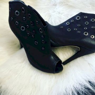 Čizmice s otvorenim prstima Novo 41 vel