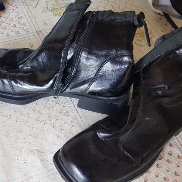 Čizmice ženske br 38