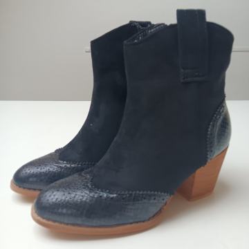 Crne čizme gležnjerice 36 novo