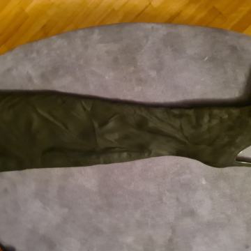 crne čizme preko koljena