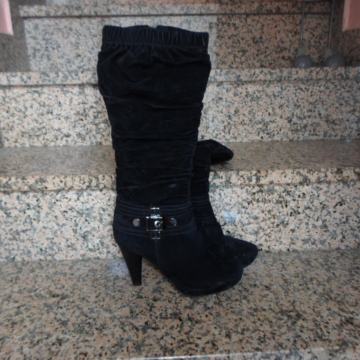 Crne čizmice br.37