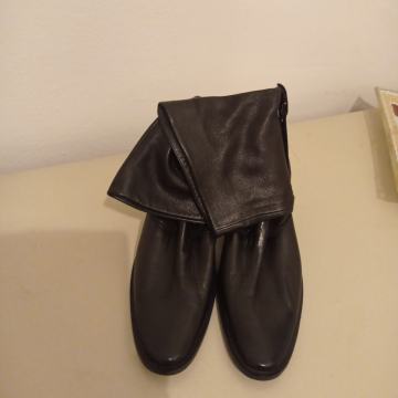 Crne nove čizmice br 40