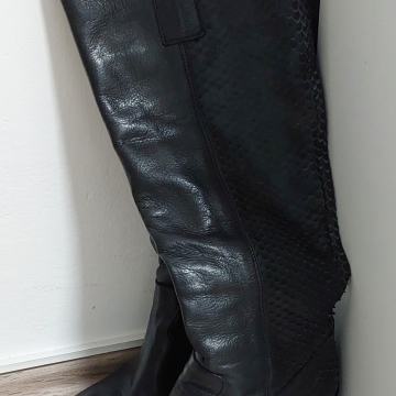 Crne kožne čizme - Vel. 38