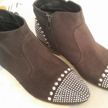 Crne gležnjače br 38