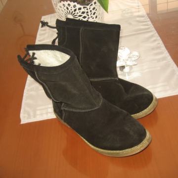 CRNE GLEŽNJAČE BR. 36 BRUŠENA KOŽA S KRZNOM