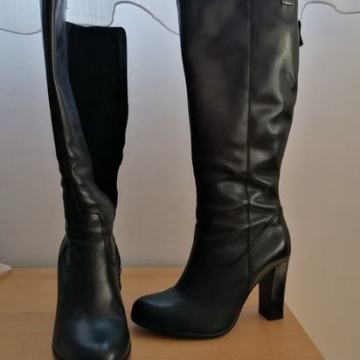 Crne kožne čizme br. 39