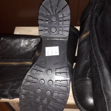 Crne kozne čizme br 40