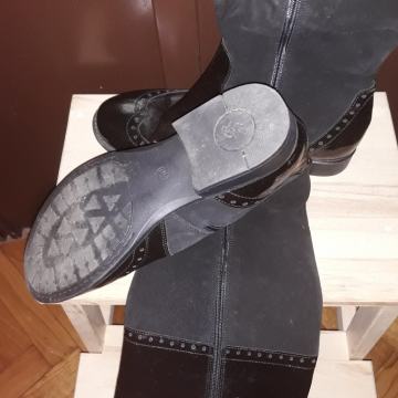 Crne kozne čizme br 40