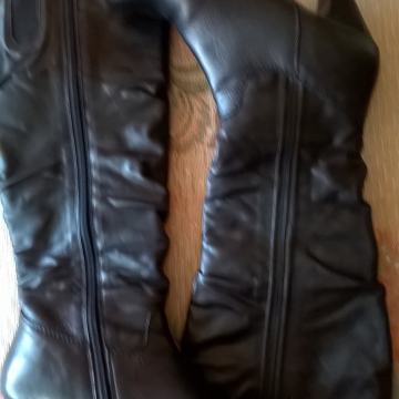 CRNE KOŽNE ČIZME - VEL.39