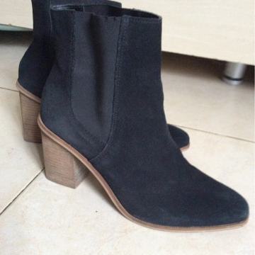 Crne kožne niske čizme Mango, br.40