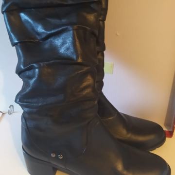 Crne kožne ženske čizme br 41