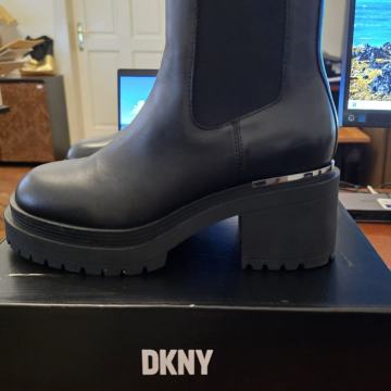 DKNY kožne crne ženske gležnjače   80 EUR