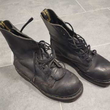 Dr. Martens, Godina proizvodnje: 1999., Made In England, broj 37