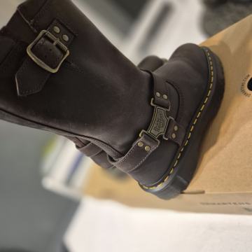 Dr. Martens Anistone