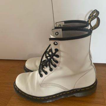 Dr. Martens bijele martensice čizme 39