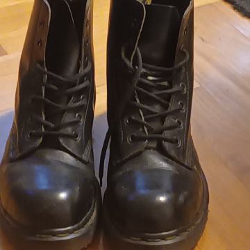 Dr Martens, br 38 (7)