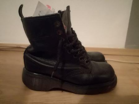 Dr Martens čizme br 38