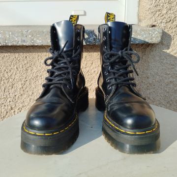 Dr. Martens Jadon Platform