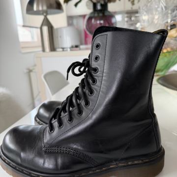 DR.MARTENS KOŽNE ČIZME