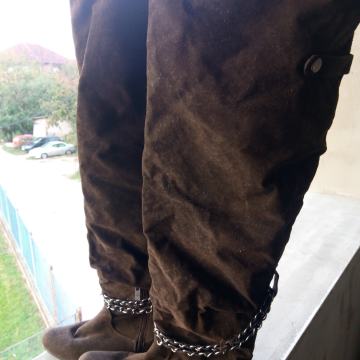 Duge smeđe čizme od prave  bruśene kože 39 očuvane