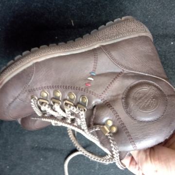 Eliox  br.37 kožne postavljene gležnjače vrlo udobne