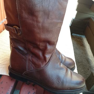 Fiorell kožne br 38 kvalitetne udobne čizmice