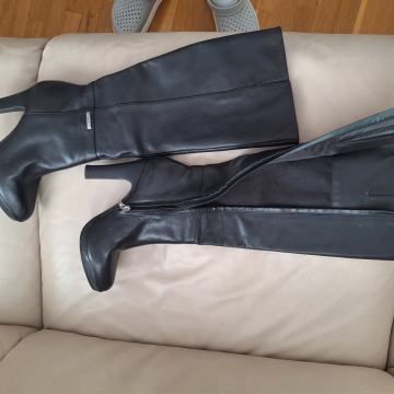 GEOX kozne cizme br 35