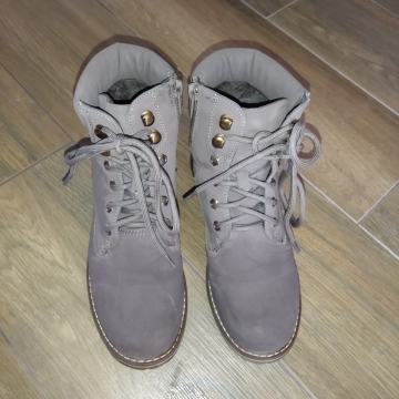 Ženske gležnjače 37