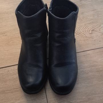 Gležnjače broj 39, 10€