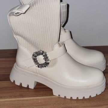 GLEŽNJAČE CIPELE ČIZME bež boja  br 40