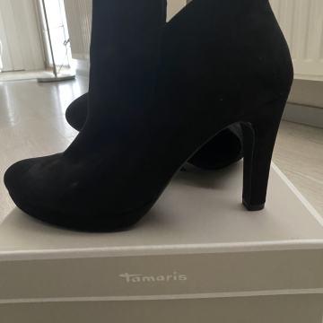 GLEŽNJAČE ČIZME TAMARIS CRNE 39