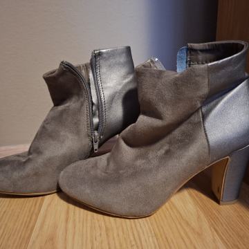 Gleznjace Esmara vel 40