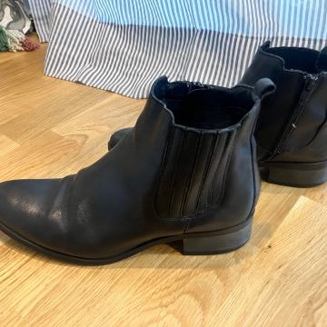 Gležnjače od kože, Salamander