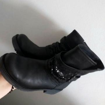 GLEŽNJAČE "VIVIAN" KOŽNE..DRAGI SVI! NENOŠENE..PREUDOBNE..LAGANE