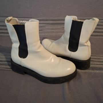 GLEŽNJAČE ŽENSKE BROJ 42